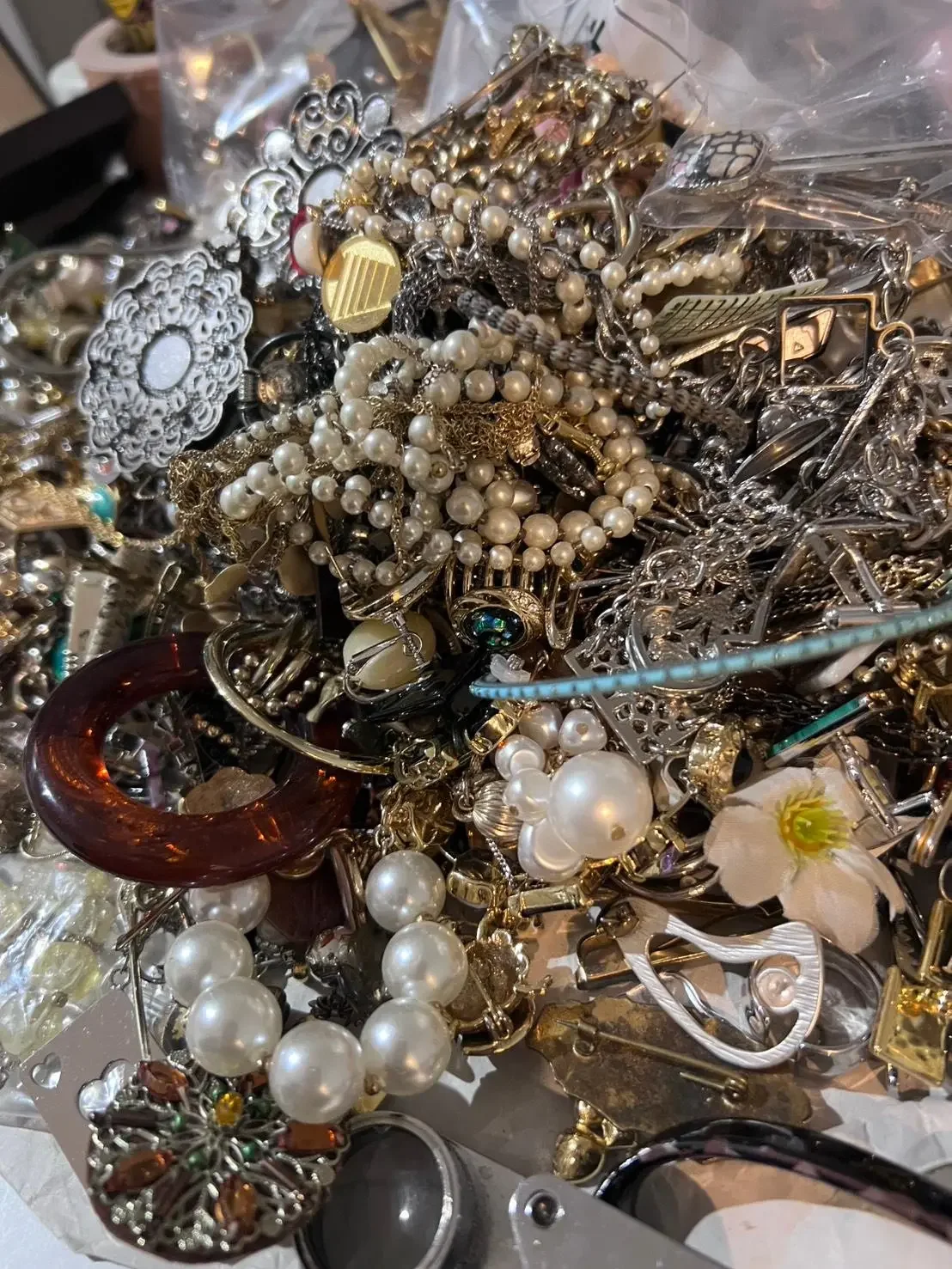 広島市中区の店舗で店頭買取したアクセサリー類のまとめ品